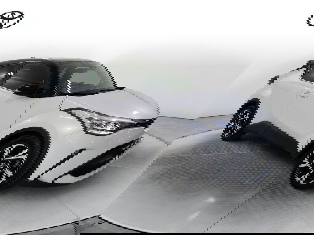 Toyota Toyota C-HR nuova a Salerno (3)
