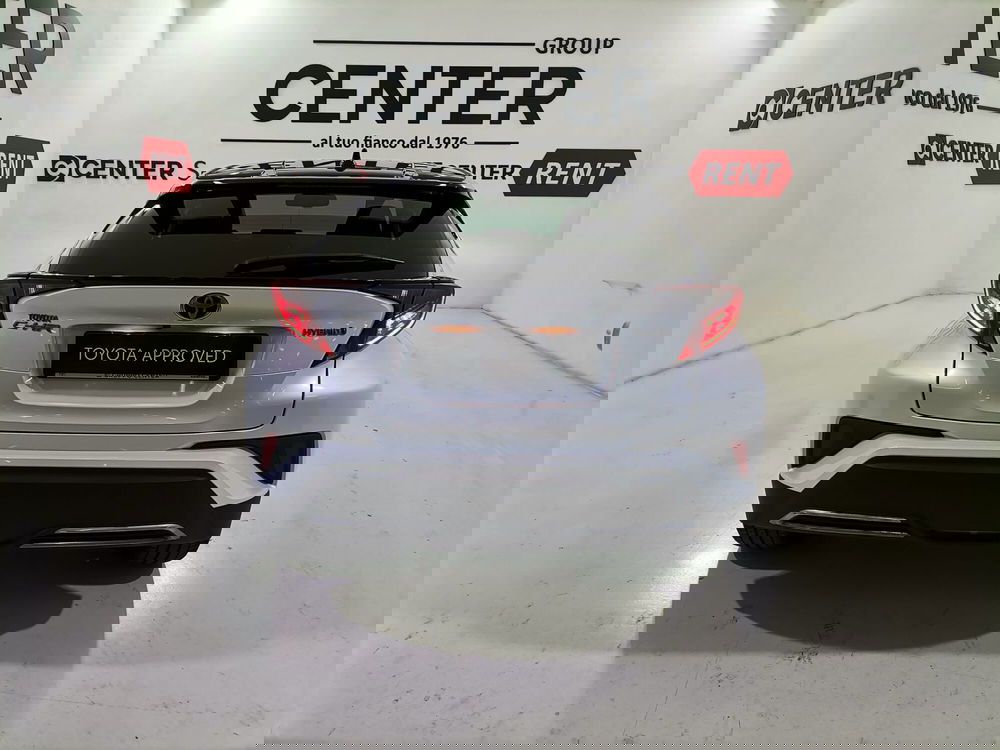 Toyota Toyota C-HR nuova a Salerno (5)