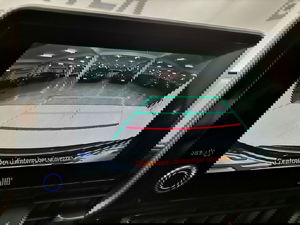 Toyota Toyota C-HR nuova a Salerno (11)