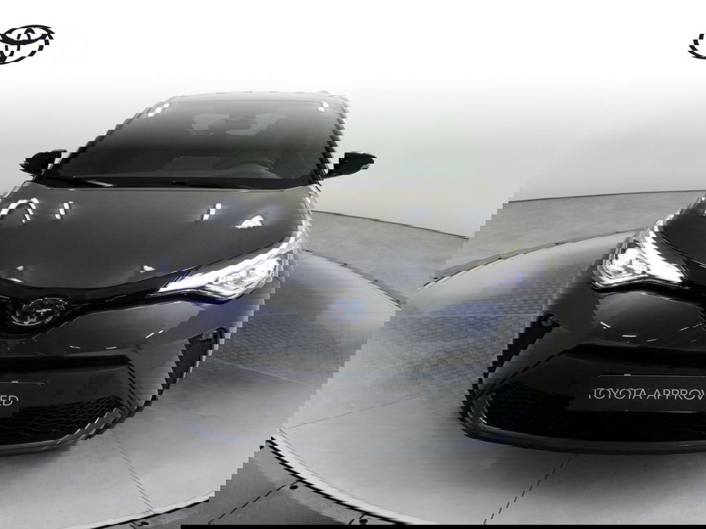 Toyota Toyota C-HR nuova a Salerno (2)