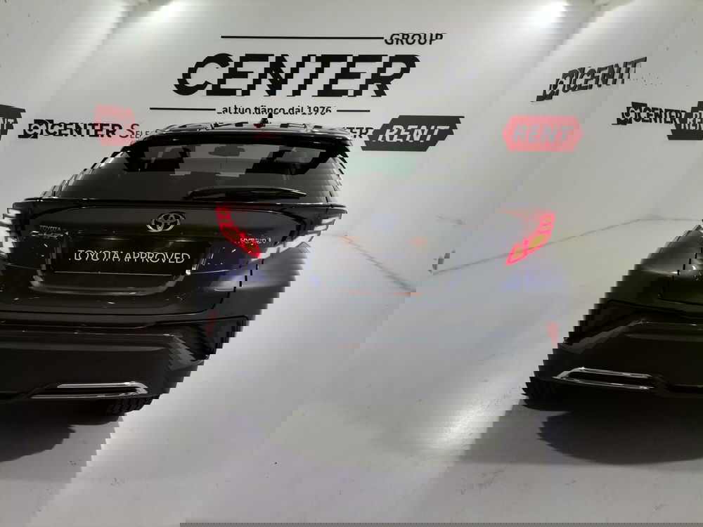 Toyota Toyota C-HR nuova a Salerno (5)