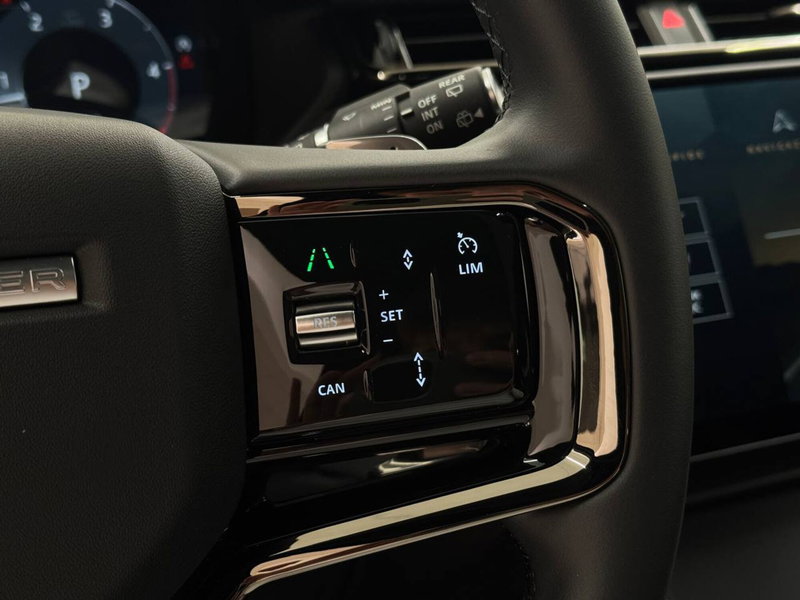 Land Rover Range Rover Velar usata a Savona (15)