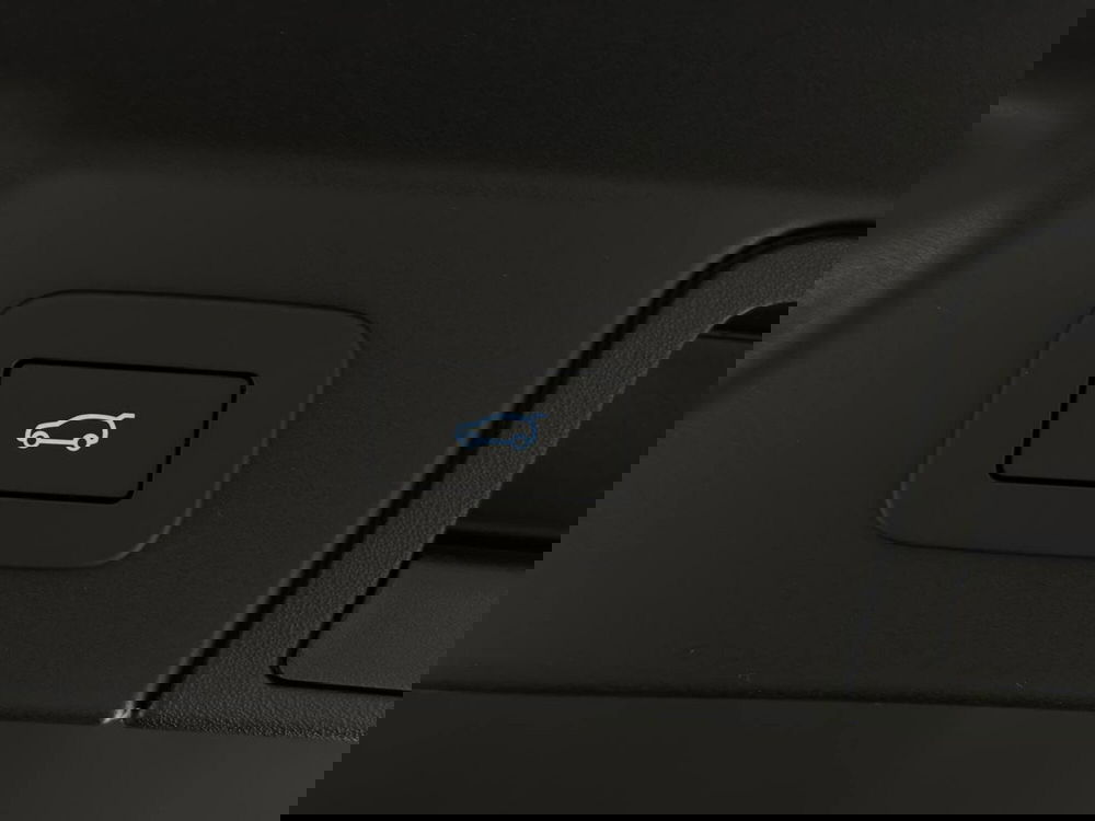 Land Rover Range Rover Velar usata a Savona (16)