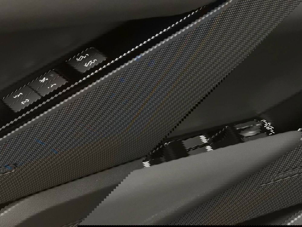 Land Rover Range Rover Velar usata a Savona (17)