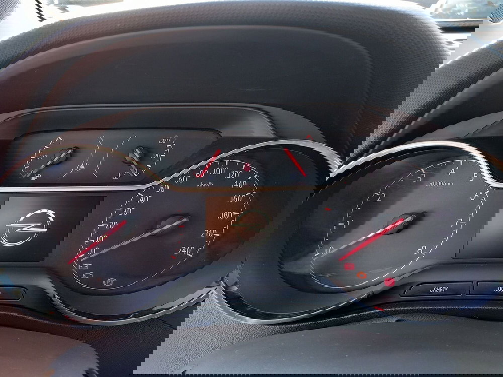 Opel Crossland usata a Lucca (15)