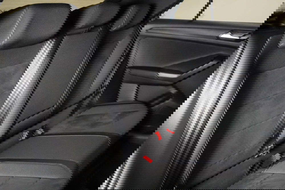 Volkswagen T-Roc usata a Varese (14)