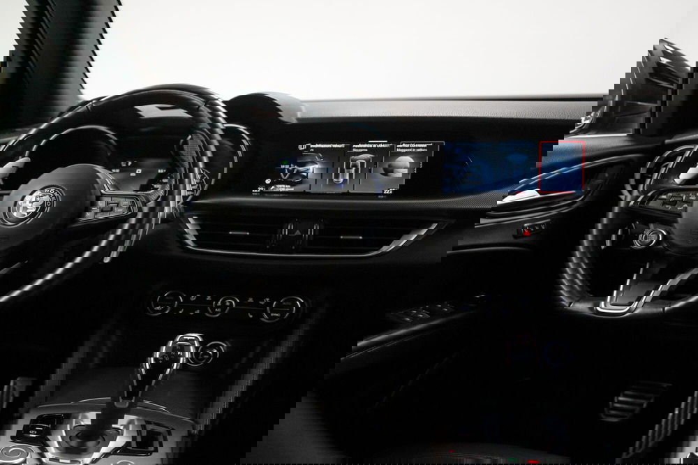 Alfa Romeo Stelvio usata a Varese (11)