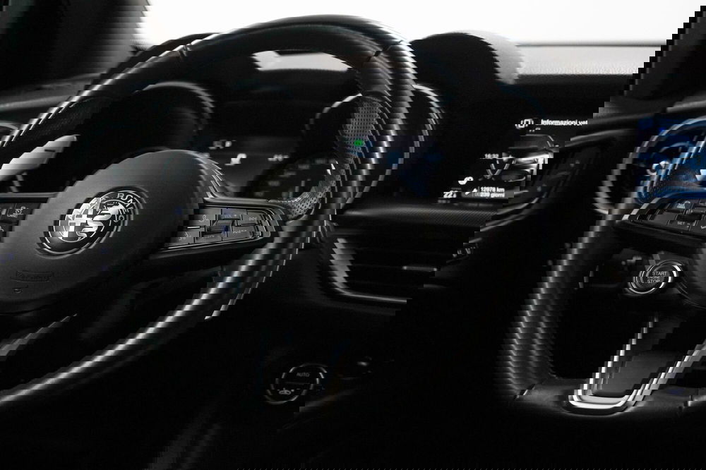 Alfa Romeo Stelvio usata a Varese (12)