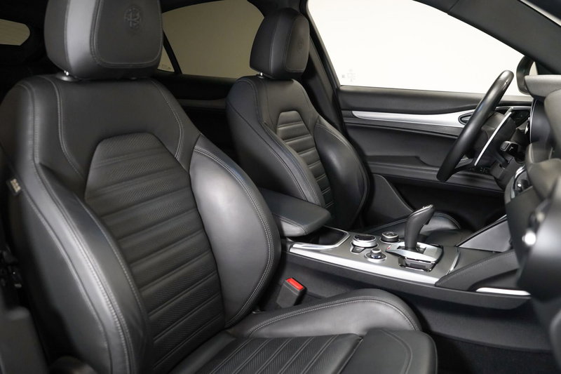 Alfa Romeo Stelvio usata a Varese (13)