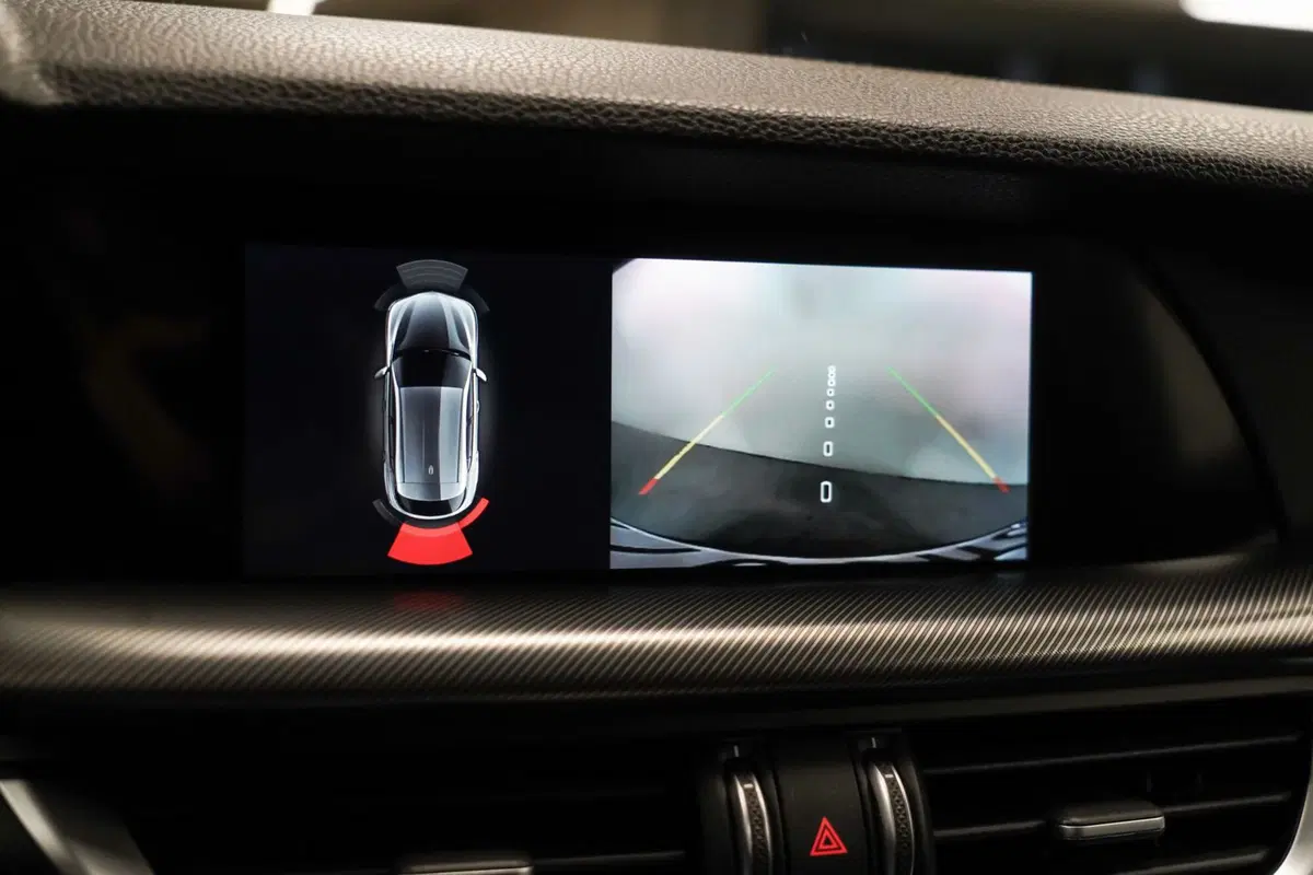 Alfa Romeo Stelvio usata a Varese (16)