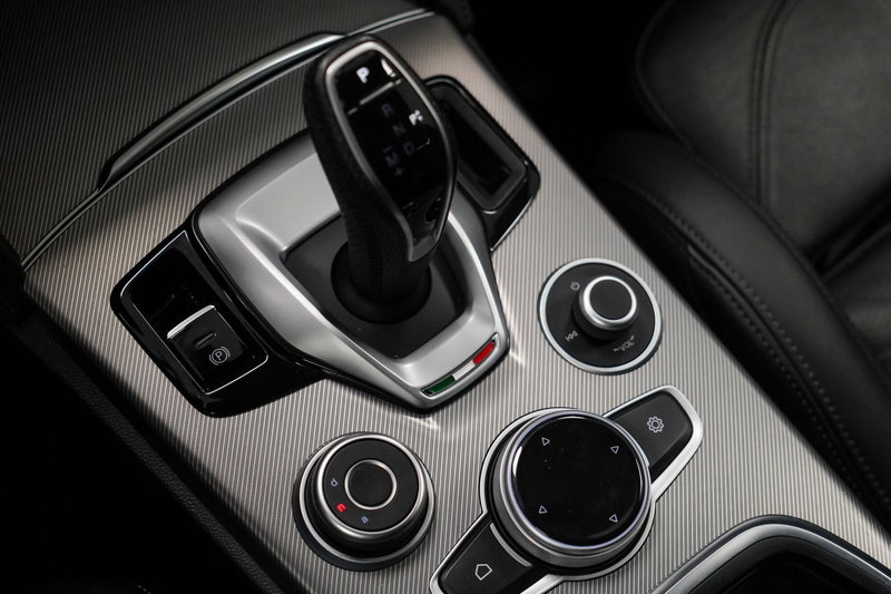 Alfa Romeo Stelvio usata a Varese (19)