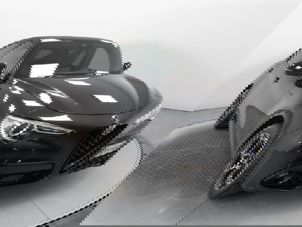 Alfa Romeo Stelvio usata a Varese (3)