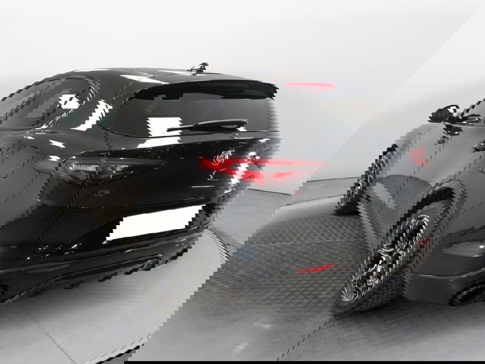 Alfa Romeo Stelvio usata a Varese (4)