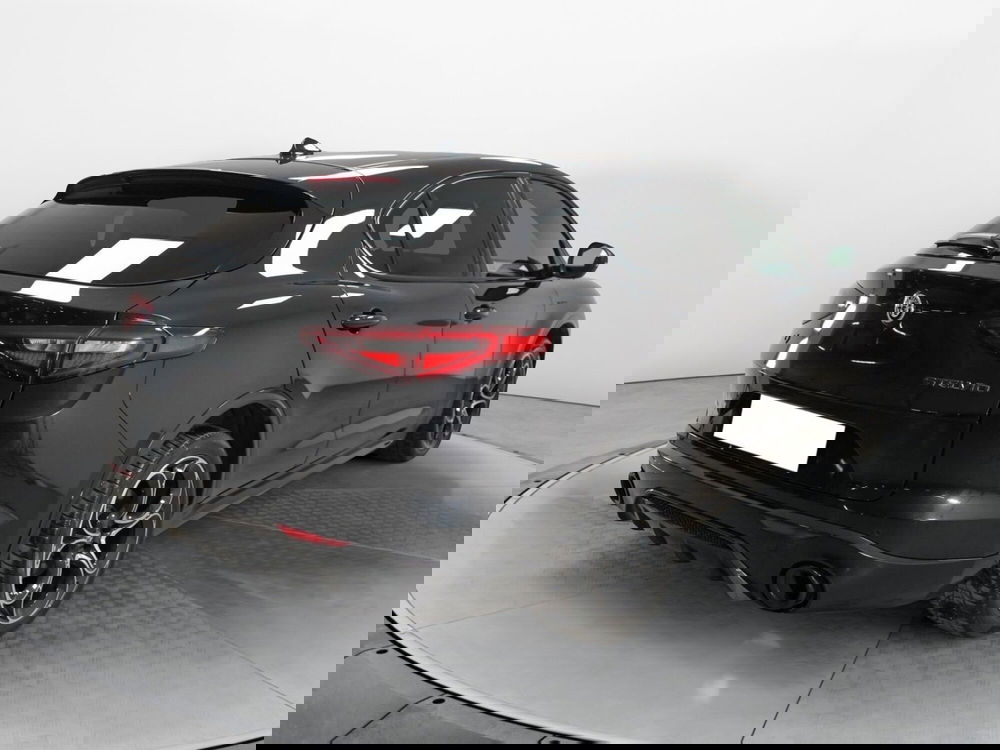 Alfa Romeo Stelvio usata a Varese (6)