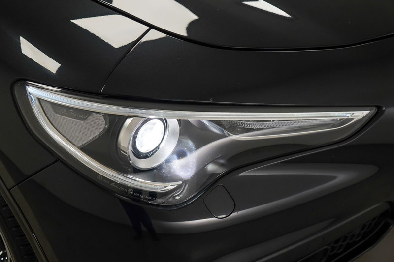 Alfa Romeo Stelvio usata a Varese (8)