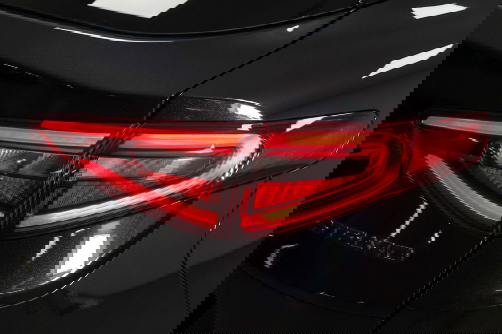 Alfa Romeo Stelvio usata a Varese (9)