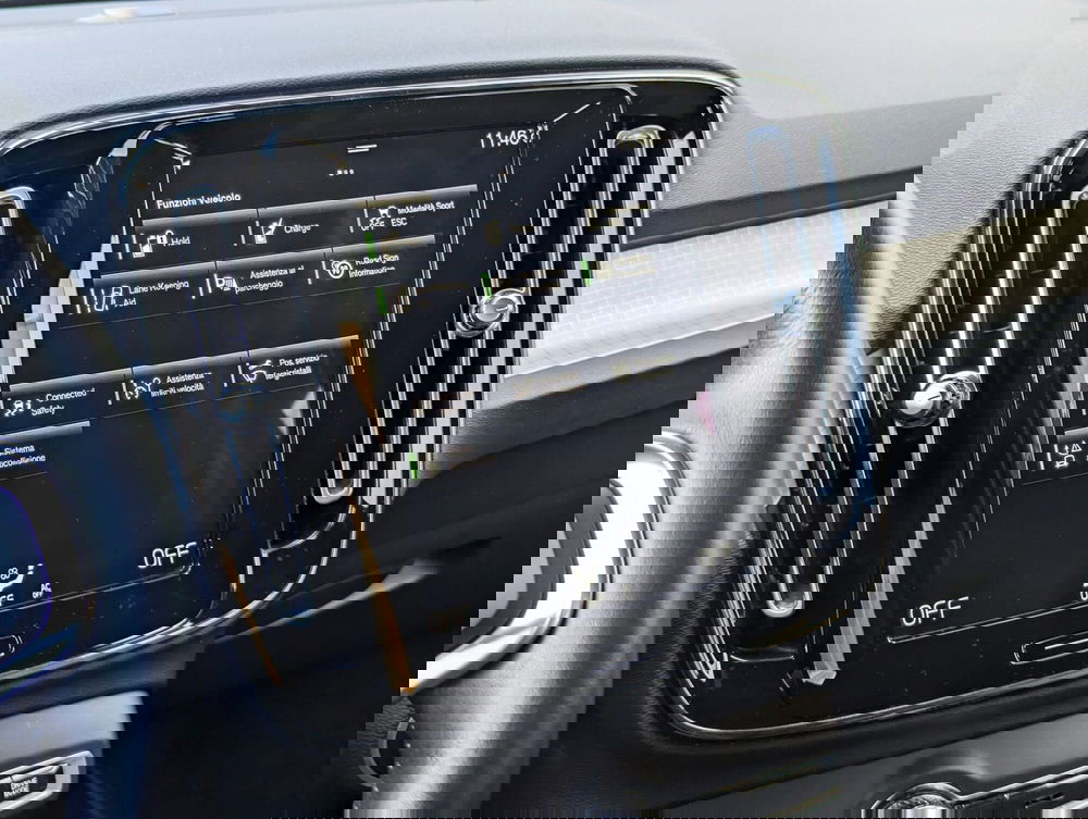 Volvo XC40 usata a Pescara (13)