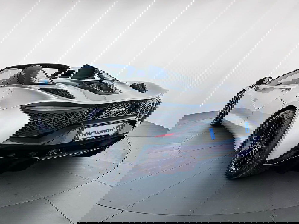 McLaren Artura Cabrio nuova a Milano (5)