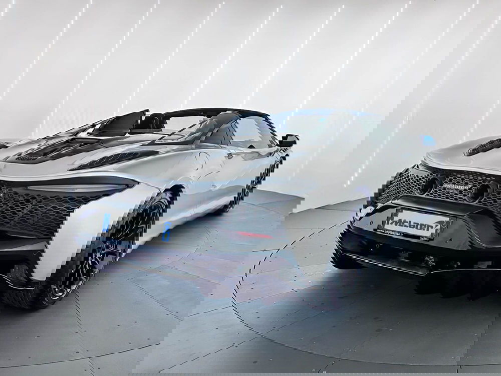 McLaren Artura Cabrio nuova a Milano (8)