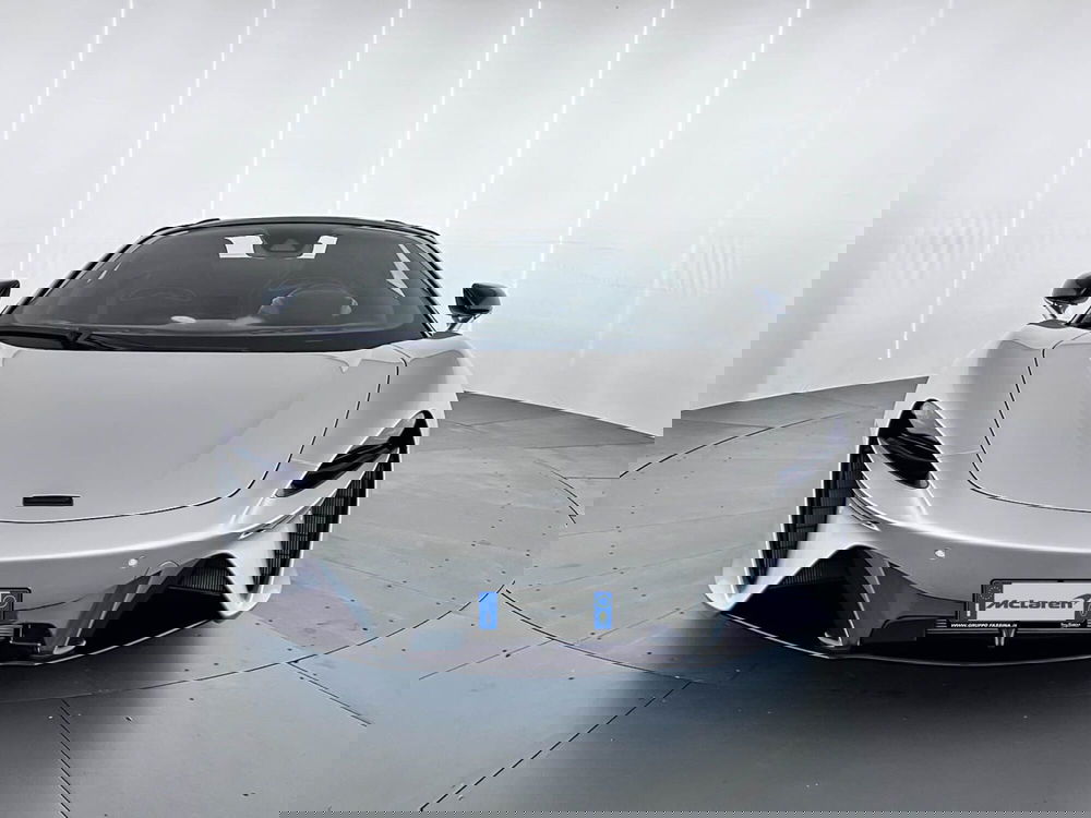 McLaren Artura Cabrio nuova a Milano (2)
