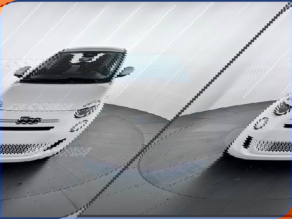 Fiat 500 nuova a Milano (2)