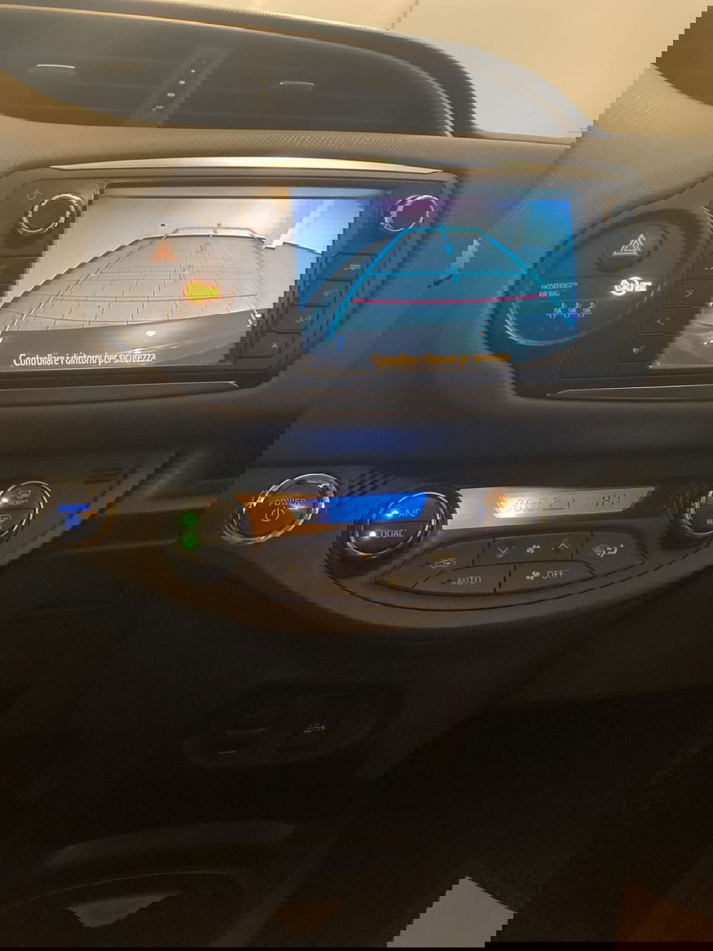 Toyota Yaris usata a Foggia (15)