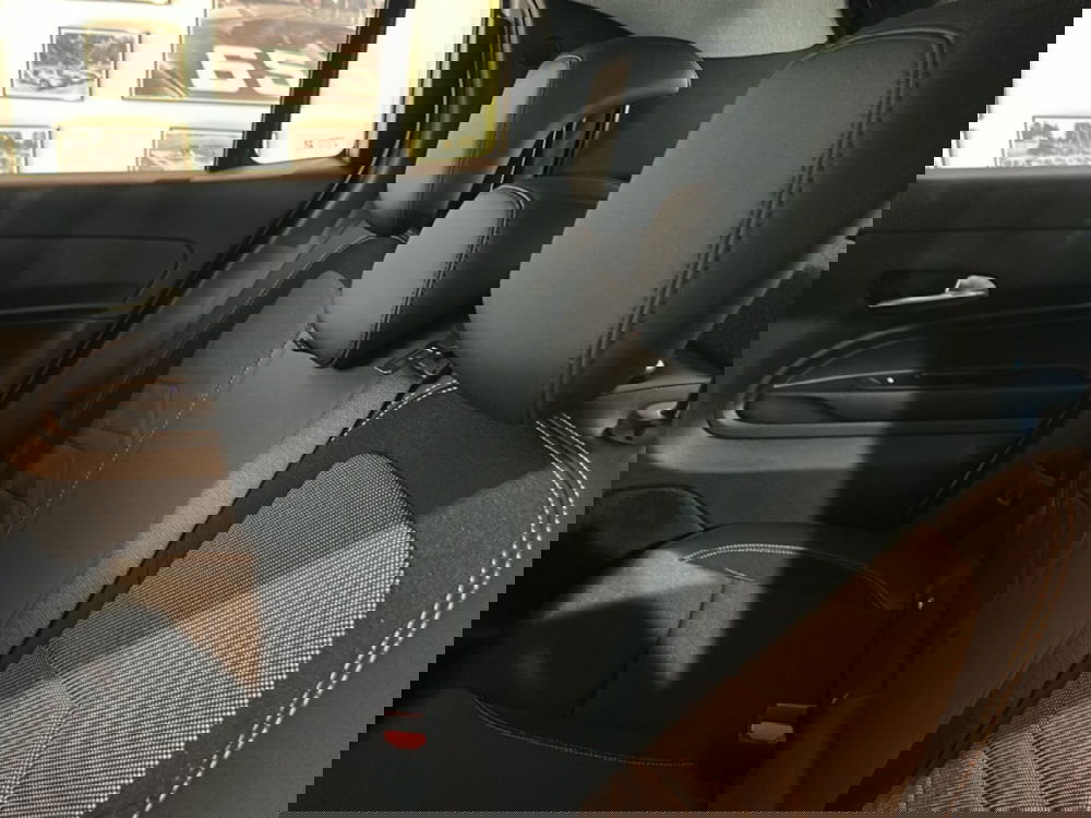 Jeep Avenger nuova a Bergamo (15)