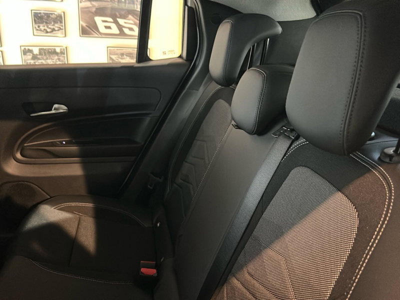 Jeep Avenger nuova a Bergamo (15)