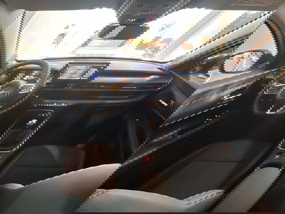 Jeep Avenger nuova a Bergamo (17)