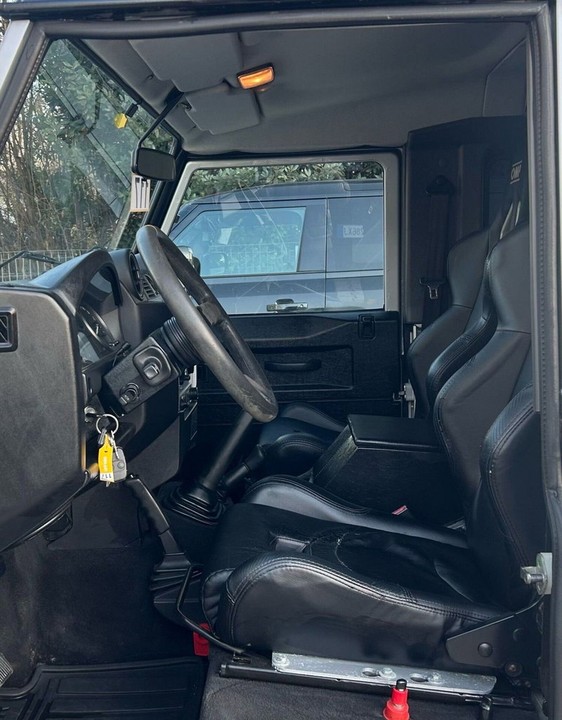 Land Rover Defender usata a Ferrara (4)