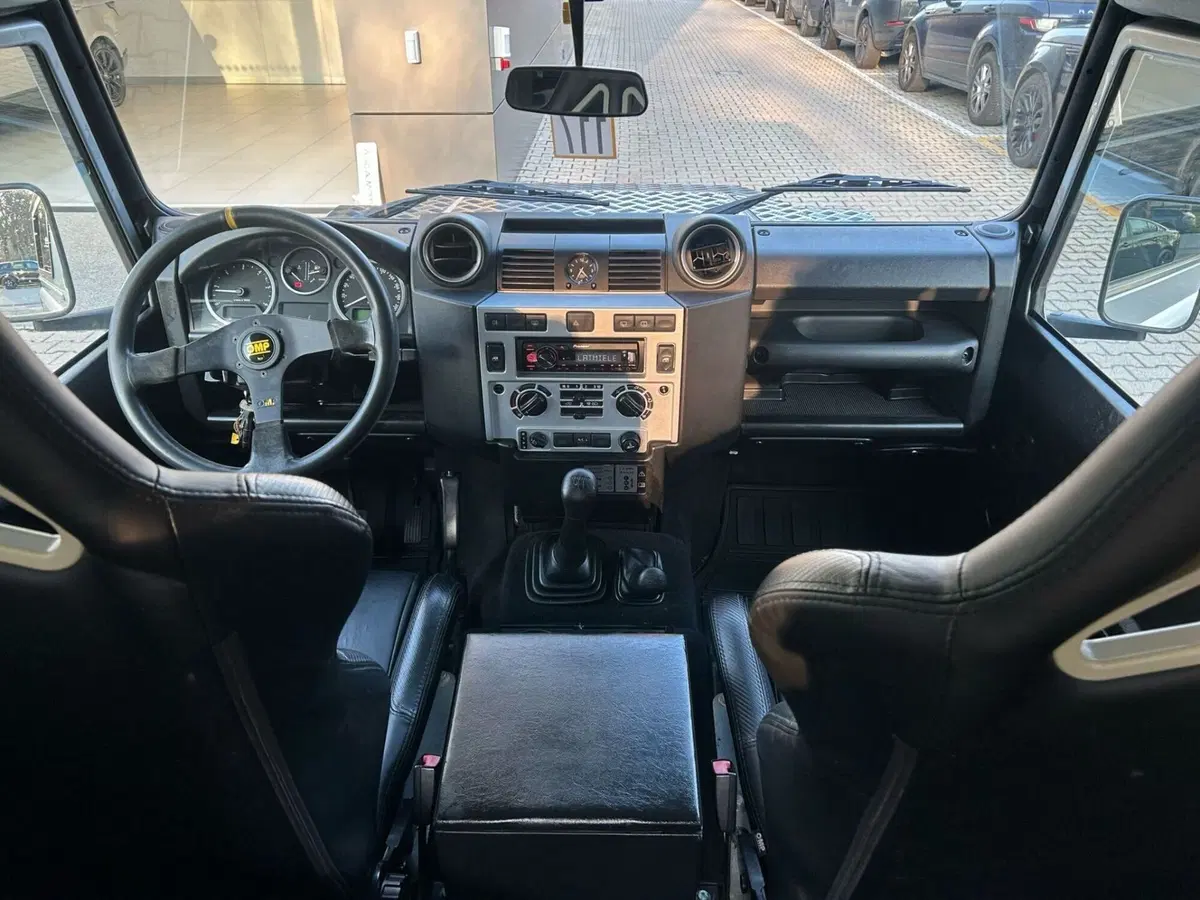 Land Rover Defender usata a Ferrara (5)