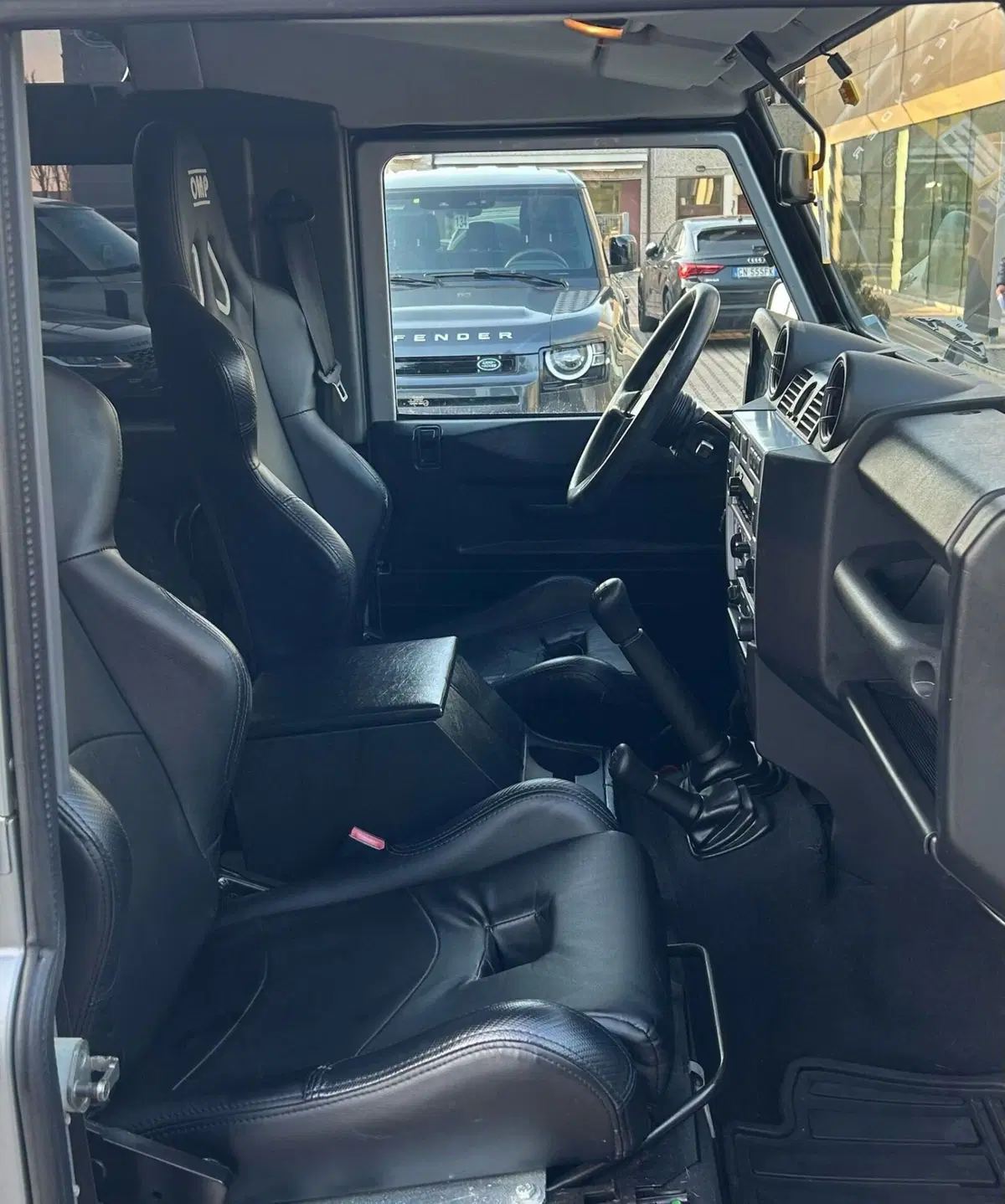 Land Rover Defender usata a Ferrara (6)