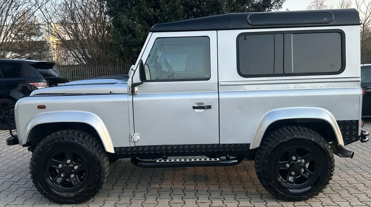 Land Rover Defender usata a Ferrara (7)