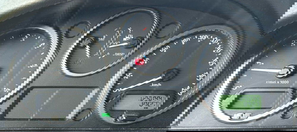 Land Rover Defender usata a Ferrara (9)