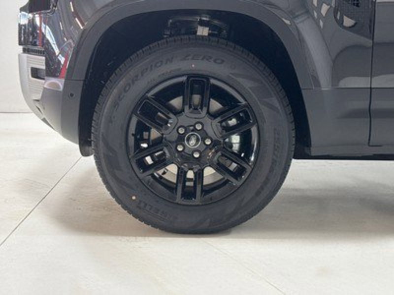 Land Rover Defender usata a Bolzano (9)