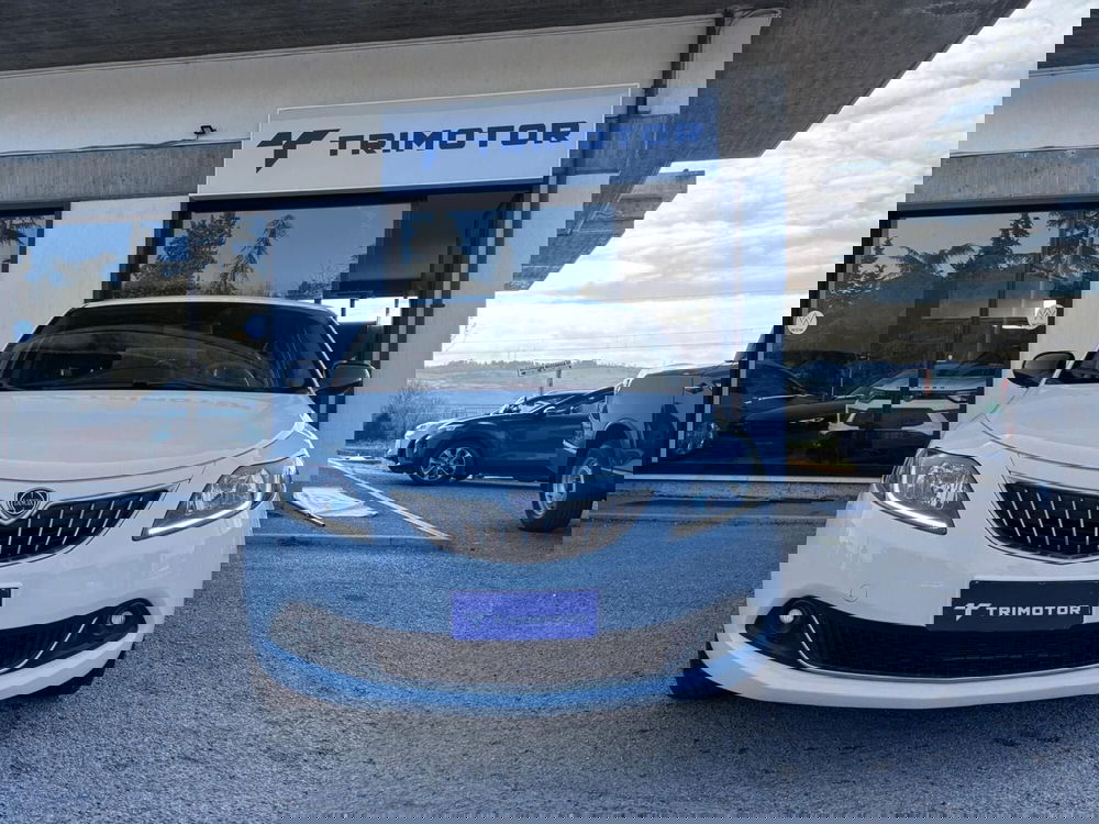 Lancia Ypsilon usata a Teramo