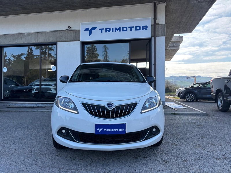 Lancia Ypsilon usata a Teramo