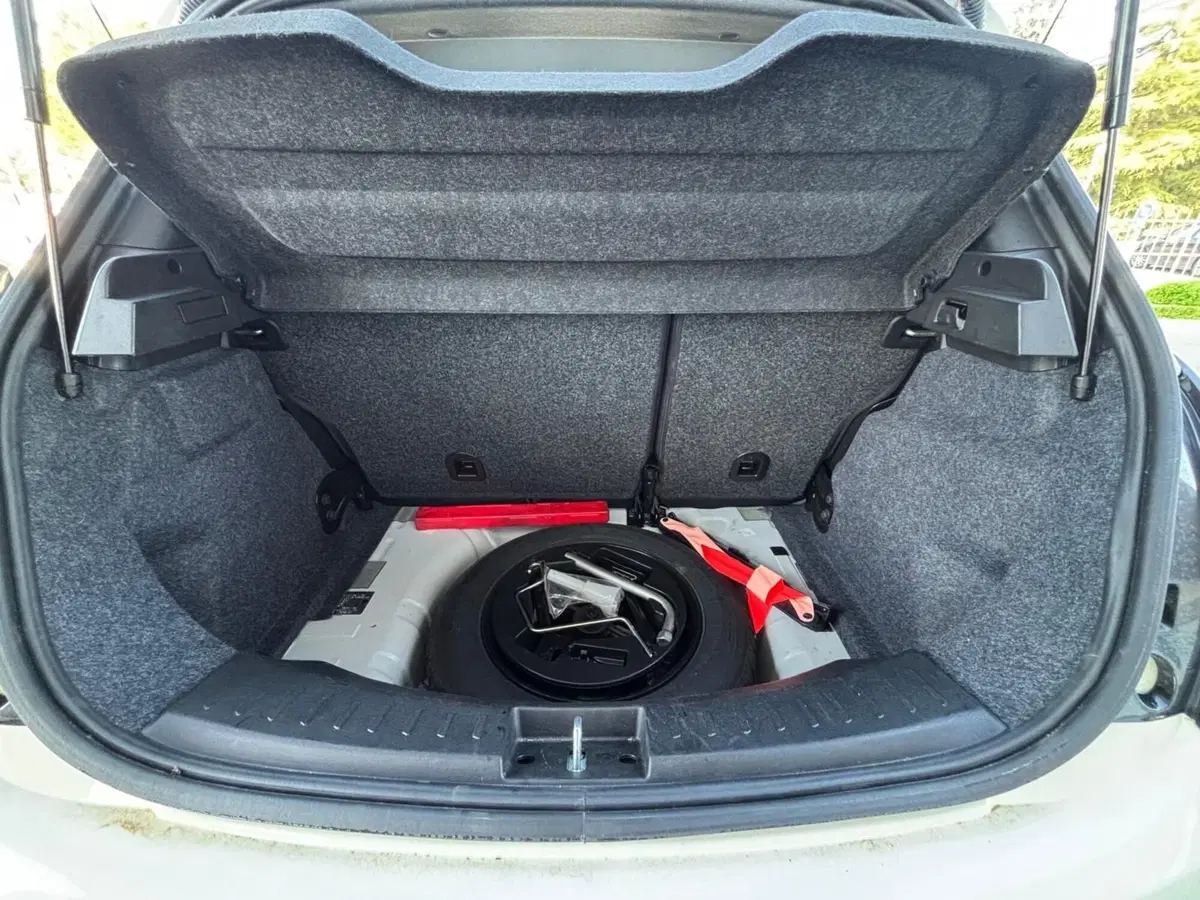 Lancia Ypsilon usata a Teramo (12)