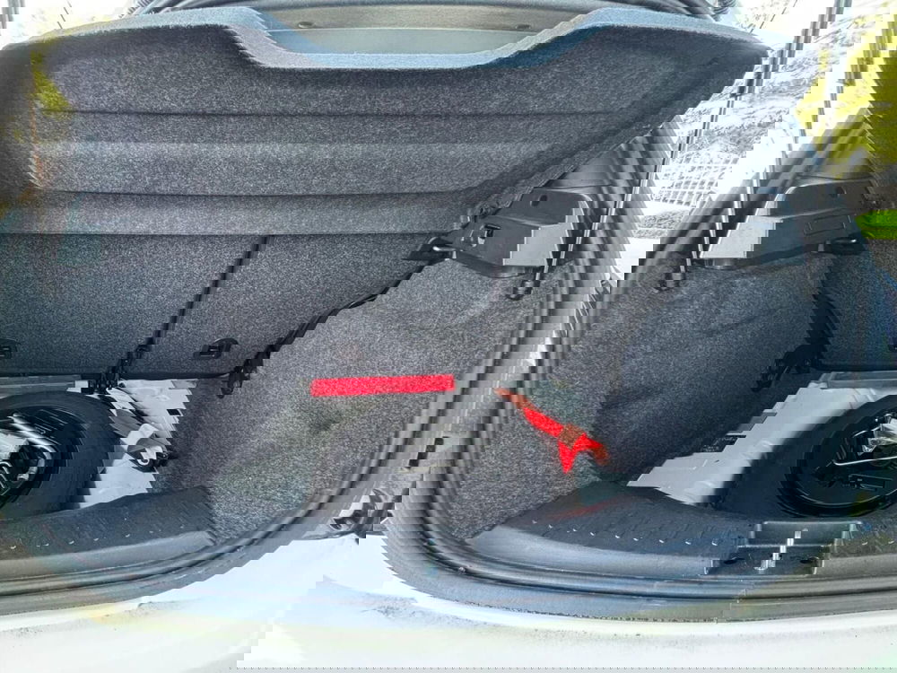 Lancia Ypsilon usata a Teramo (12)