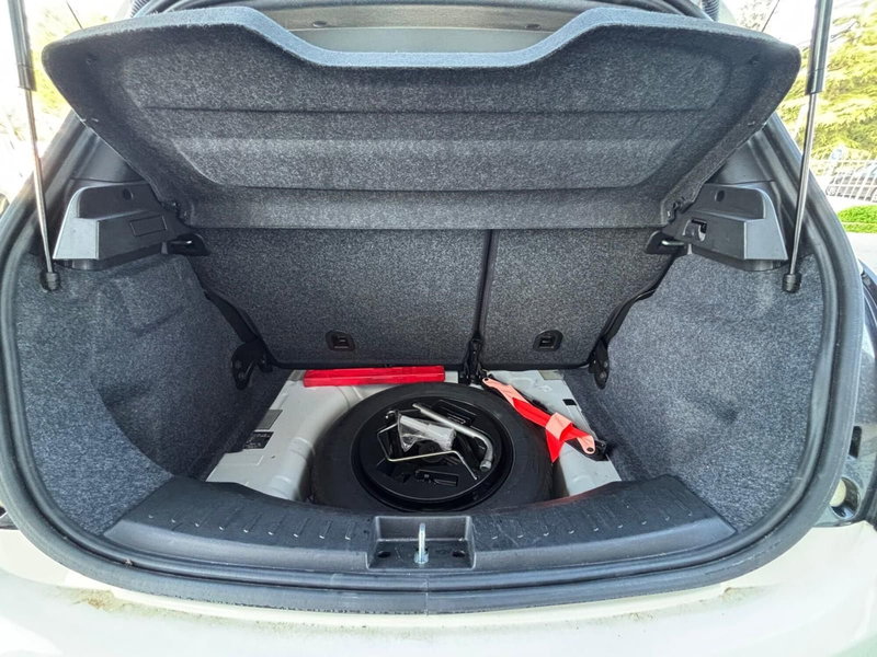 Lancia Ypsilon usata a Teramo (12)