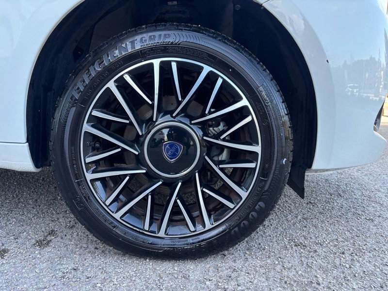 Lancia Ypsilon usata a Teramo (14)