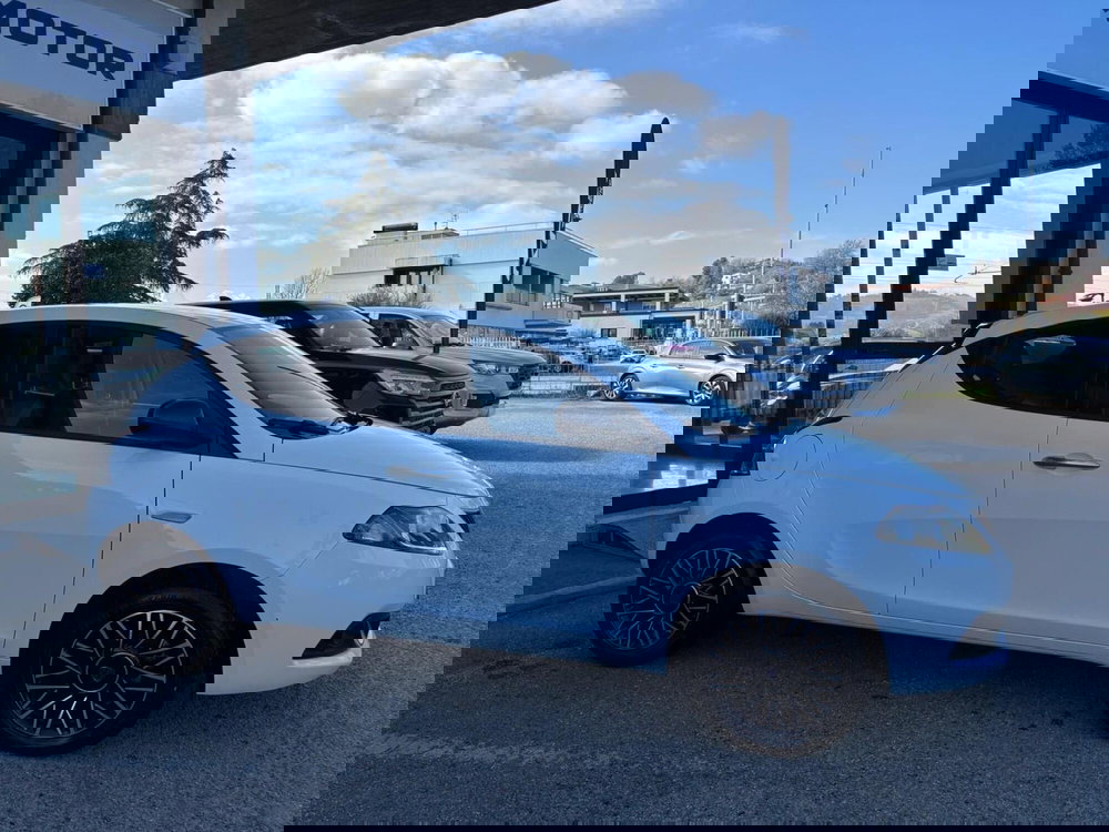 Lancia Ypsilon usata a Teramo (2)