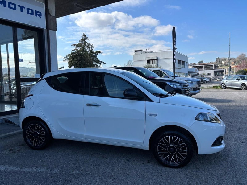 Lancia Ypsilon usata a Teramo (2)