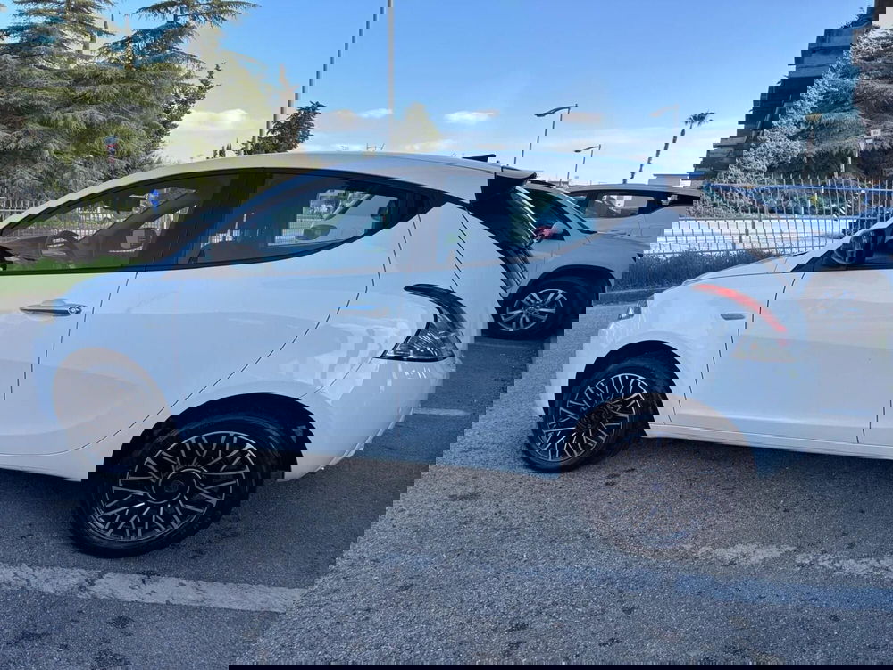 Lancia Ypsilon usata a Teramo (3)