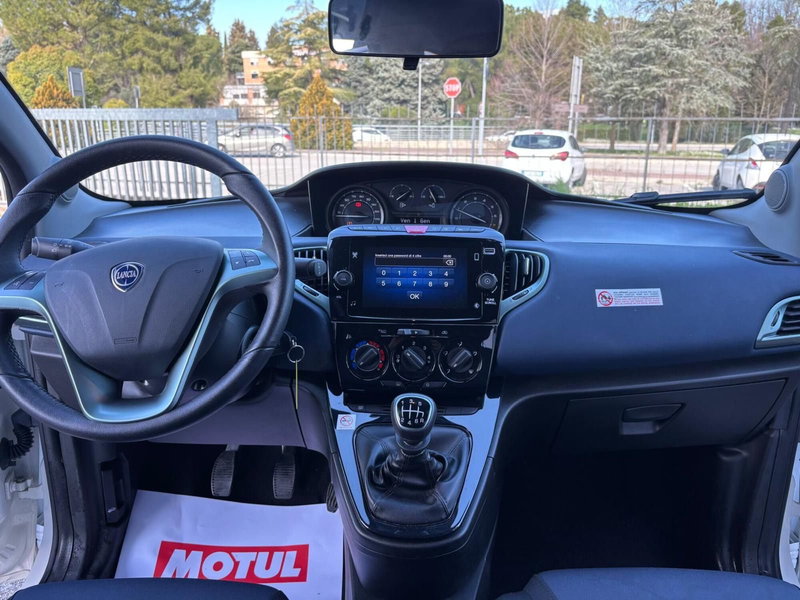 Lancia Ypsilon usata a Teramo (7)