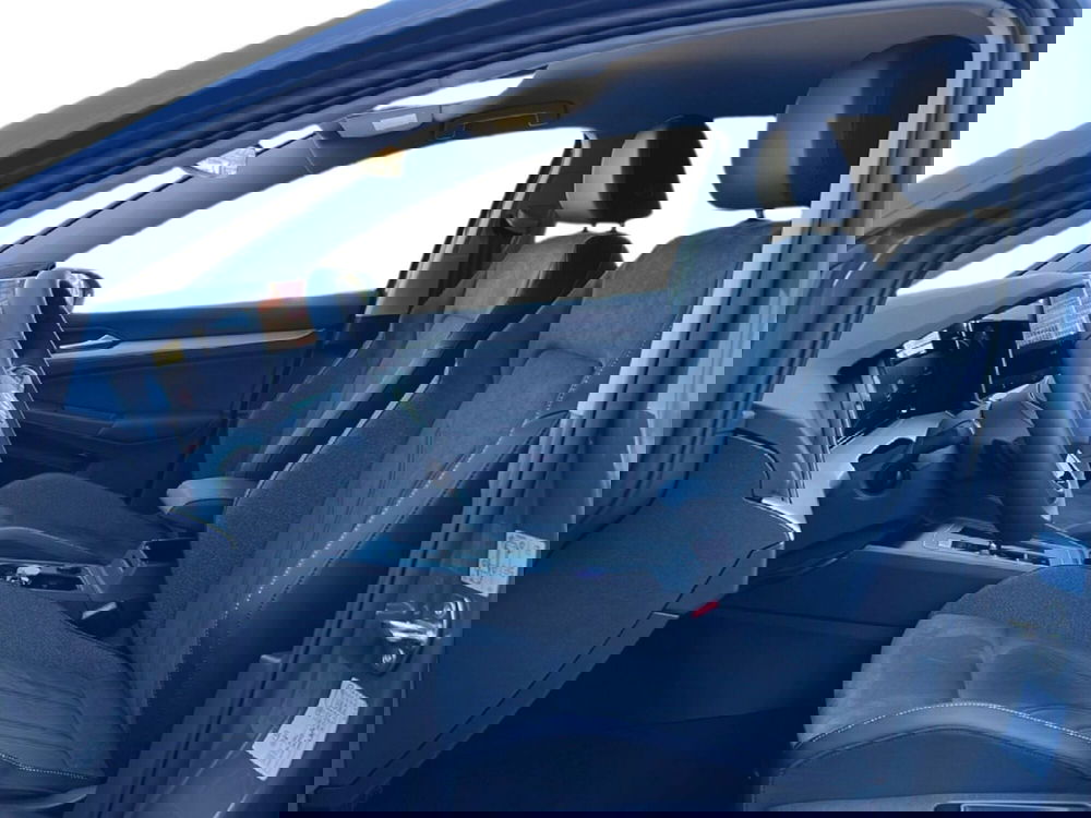 Volkswagen Golf nuova a Siena (10)