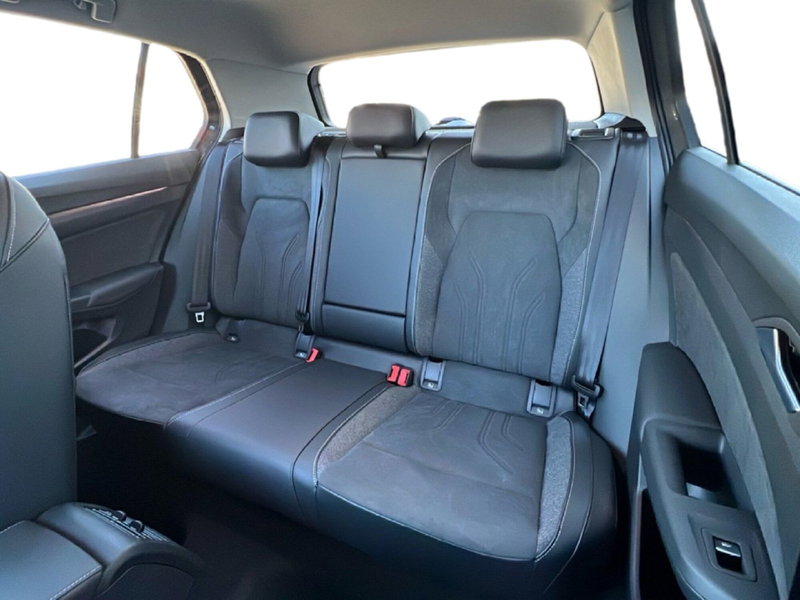 Volkswagen Golf nuova a Siena (11)