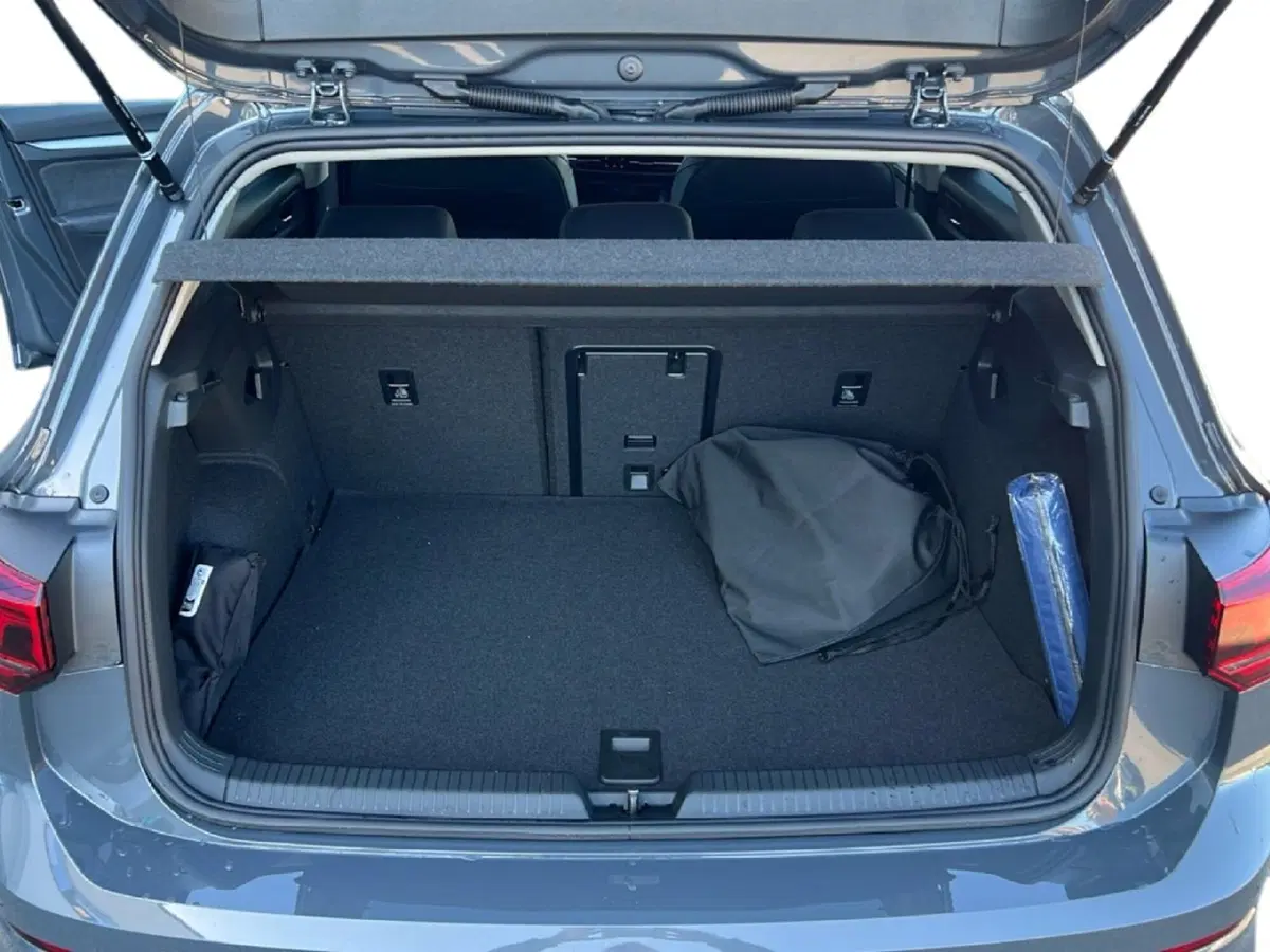 Volkswagen Golf nuova a Siena (12)