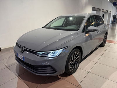 Volkswagen Golf 1.0 TSI EVO Life del 2023 usata a Genova