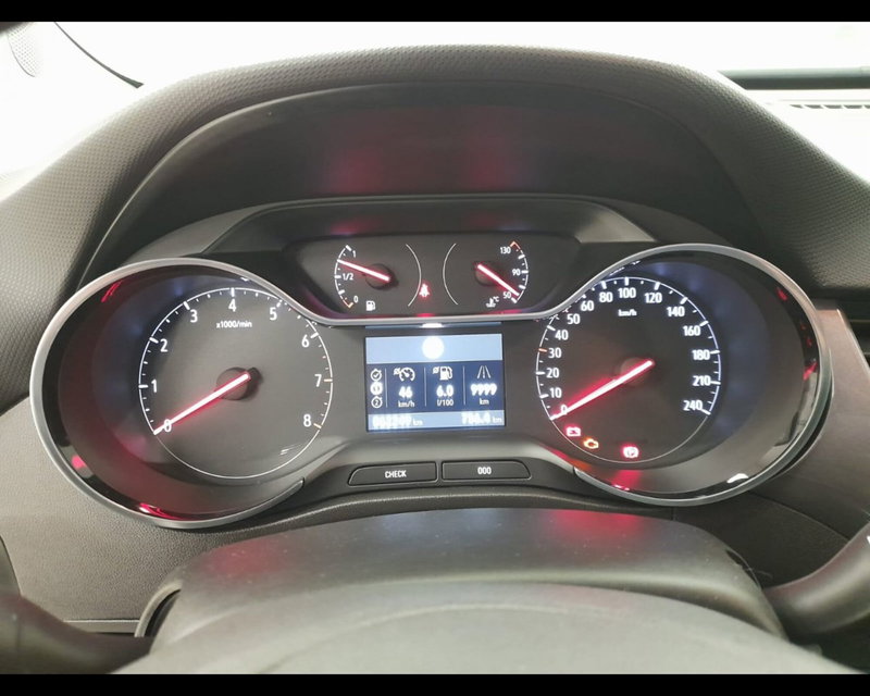 Opel Crossland usata a Alessandria (11)